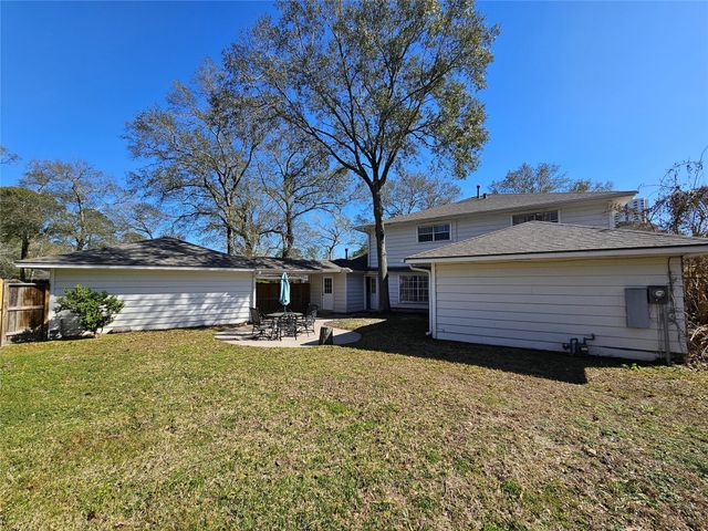 347 Forest Lake Drive, Houston, TX 77586