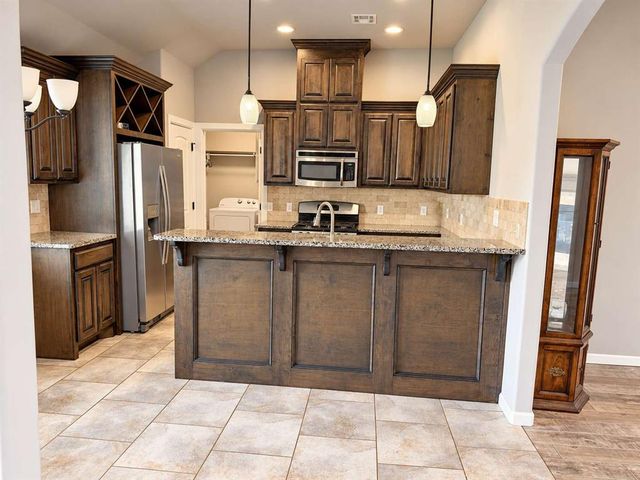 10721 SW 36th Street, Yukon, OK 73099