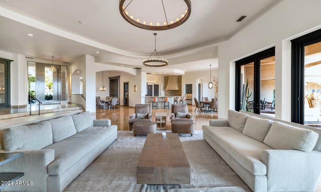 6207 E Indian Bend Road, Paradise Valley, AZ 85253