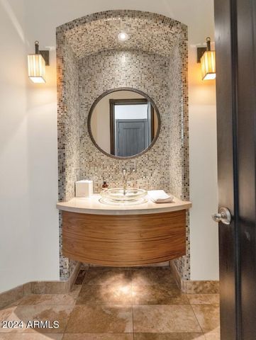 6207 E Indian Bend Road, Paradise Valley, AZ 85253