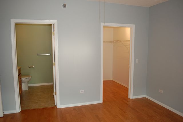 410 W Mahogany Court 503, Palatine, IL 60067