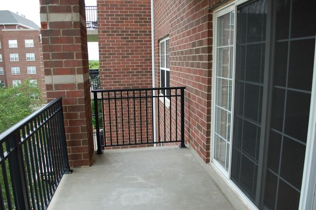 410 W Mahogany Court 503, Palatine, IL 60067