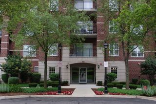 410 W Mahogany Court 503, Palatine, IL 60067