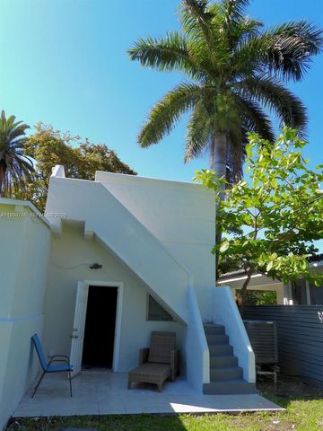 715 Hollywood Blvd, Hollywood, FL 33019