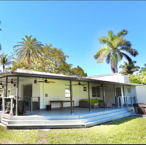 715 Hollywood Blvd, Hollywood, FL 33019