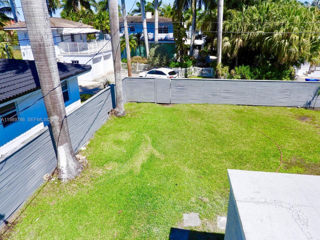 715 Hollywood Blvd, Hollywood, FL 33019