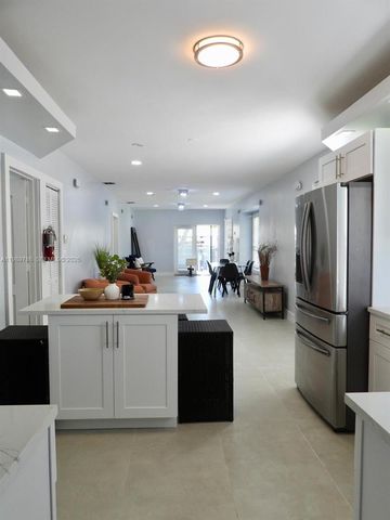 715 Hollywood Blvd, Hollywood, FL 33019