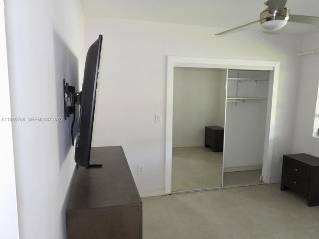 715 Hollywood Blvd, Hollywood, FL 33019