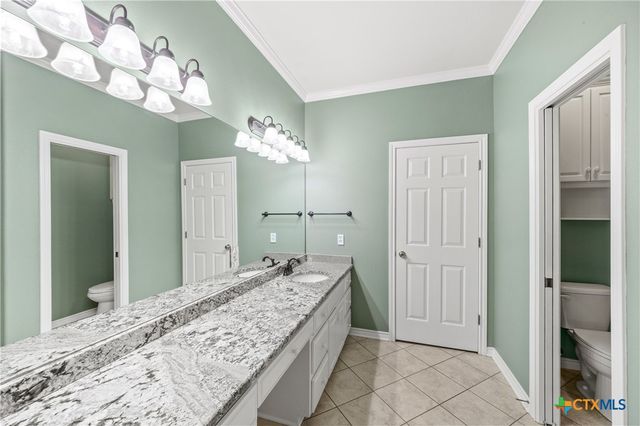 900 SALADO OAKS Drive, Salado, TX 76571