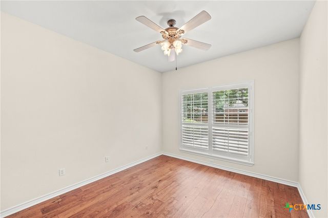 900 SALADO OAKS Drive, Salado, TX 76571
