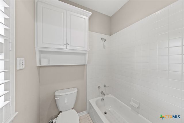 900 SALADO OAKS Drive, Salado, TX 76571