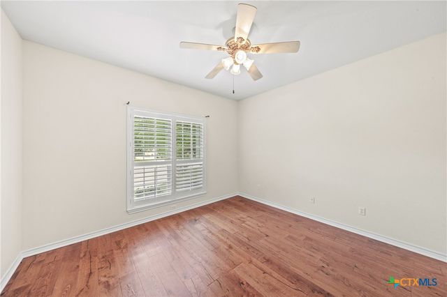 900 SALADO OAKS Drive, Salado, TX 76571