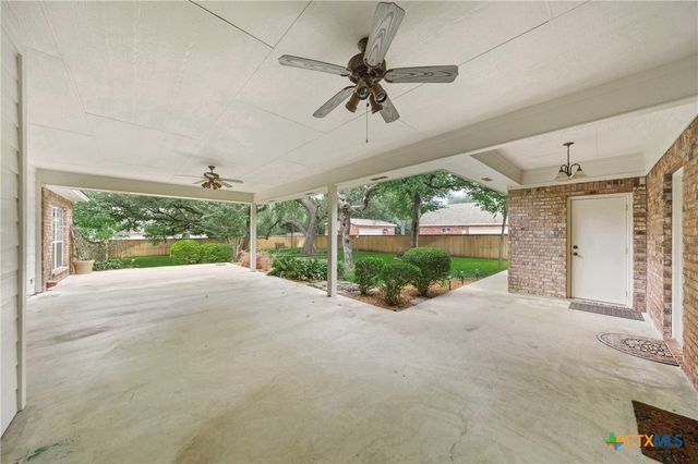 900 SALADO OAKS Drive, Salado, TX 76571