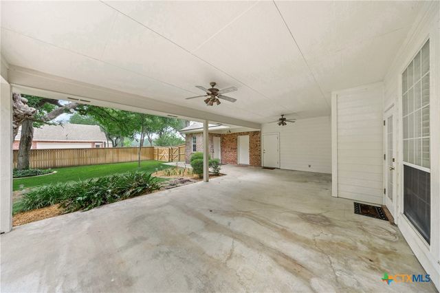 900 SALADO OAKS Drive, Salado, TX 76571