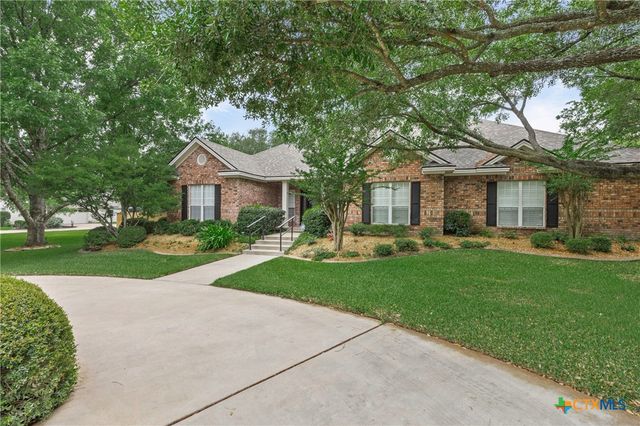 900 SALADO OAKS Drive, Salado, TX 76571