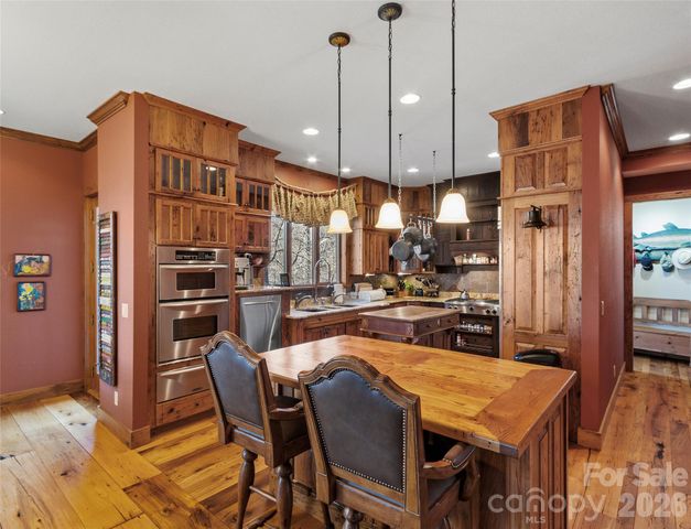 56 Spring House Drive, Burnsville, NC 28714