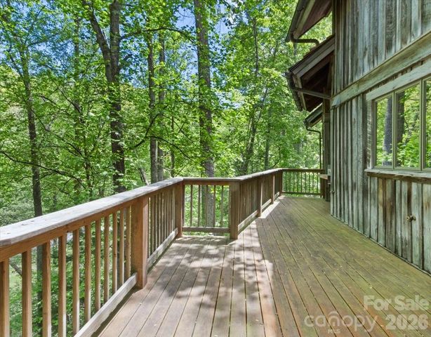 56 Spring House Drive, Burnsville, NC 28714