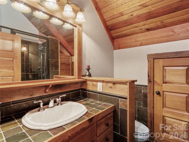 56 Spring House Drive, Burnsville, NC 28714