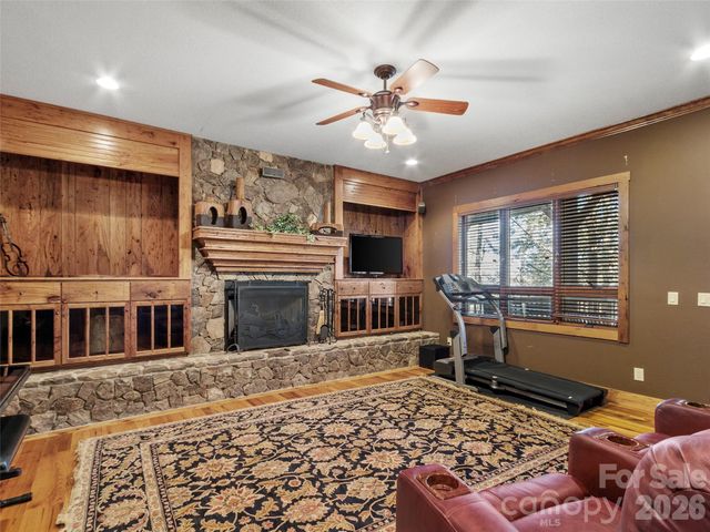 56 Spring House Drive, Burnsville, NC 28714