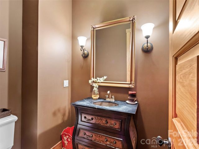 56 Spring House Drive, Burnsville, NC 28714