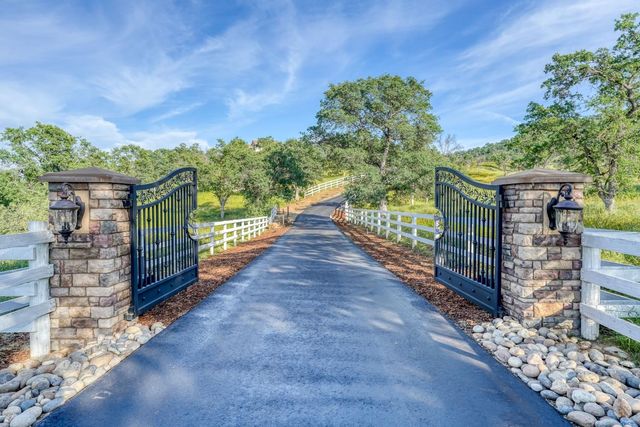 11660 Rusty Spur Lane, Clovis, CA 93619