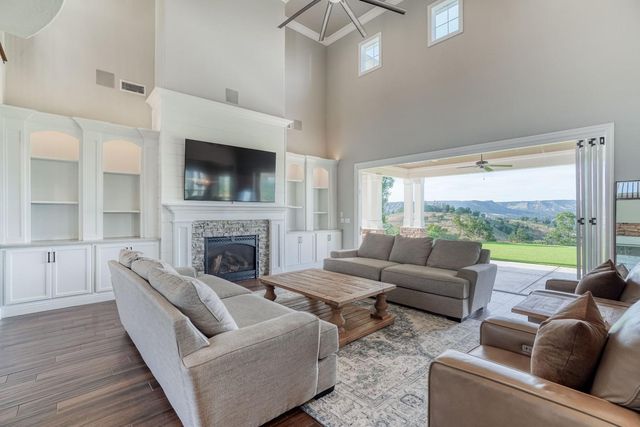 11660 Rusty Spur Lane, Clovis, CA 93619