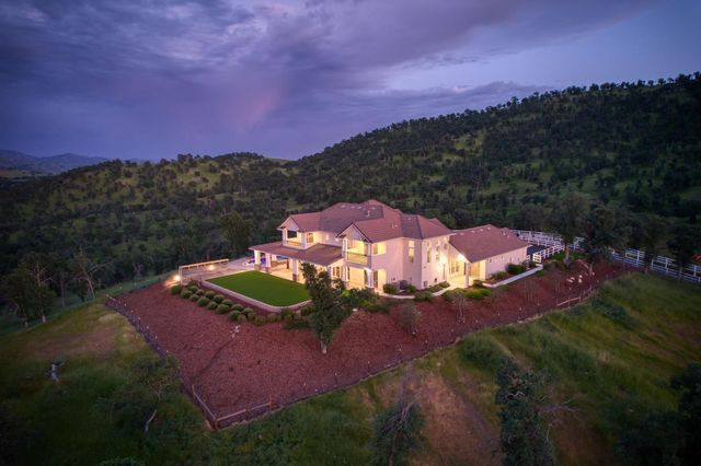 11660 Rusty Spur Lane, Clovis, CA 93619