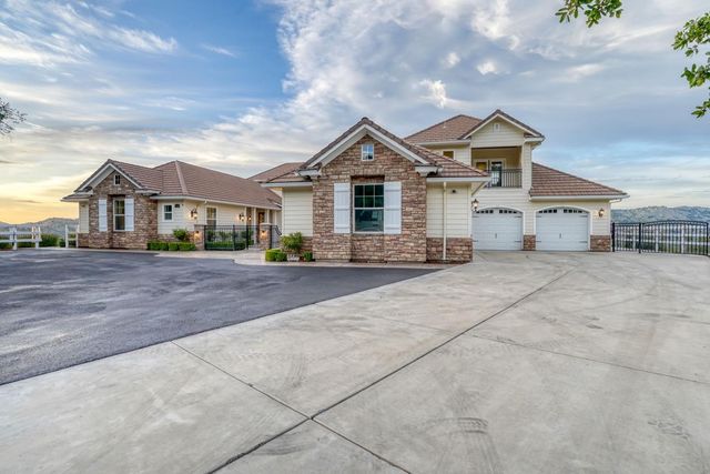 11660 Rusty Spur Lane, Clovis, CA 93619