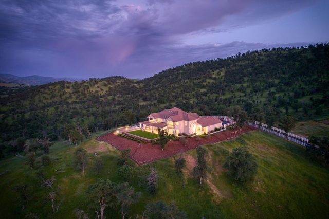 11660 Rusty Spur Lane, Clovis, CA 93619