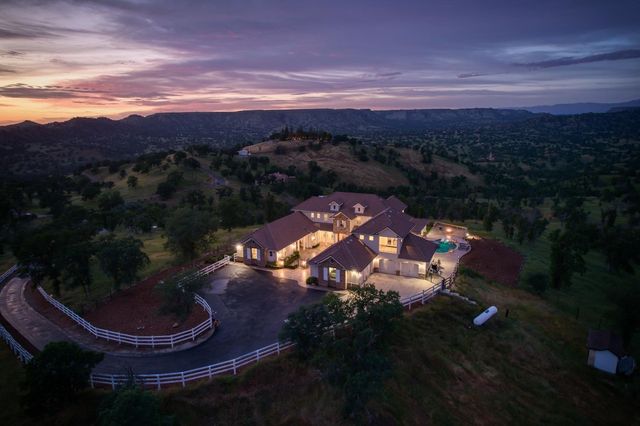 11660 Rusty Spur Lane, Clovis, CA 93619