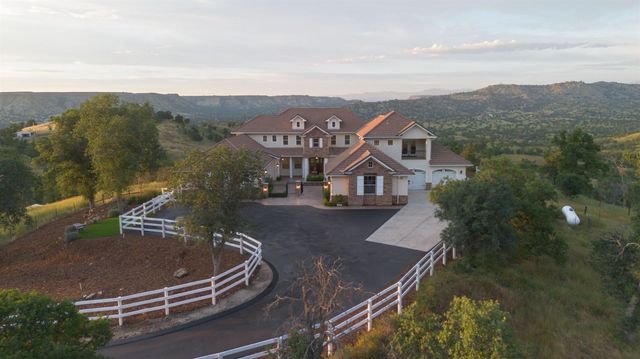 11660 Rusty Spur Lane, Clovis, CA 93619