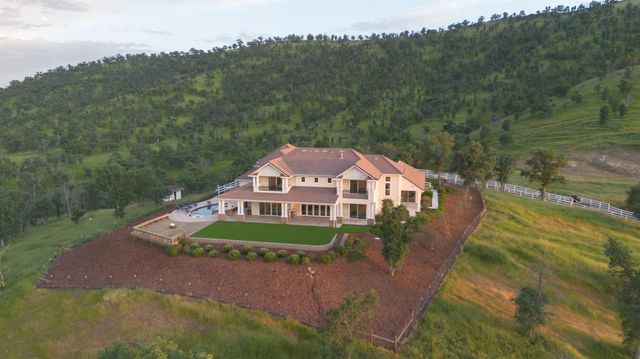 11660 Rusty Spur Lane, Clovis, CA 93619