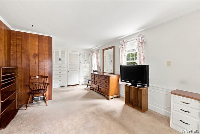 6394 Armor Duells Road, Orchard Park, NY 14127