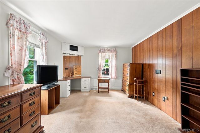 6394 Armor Duells Road, Orchard Park, NY 14127