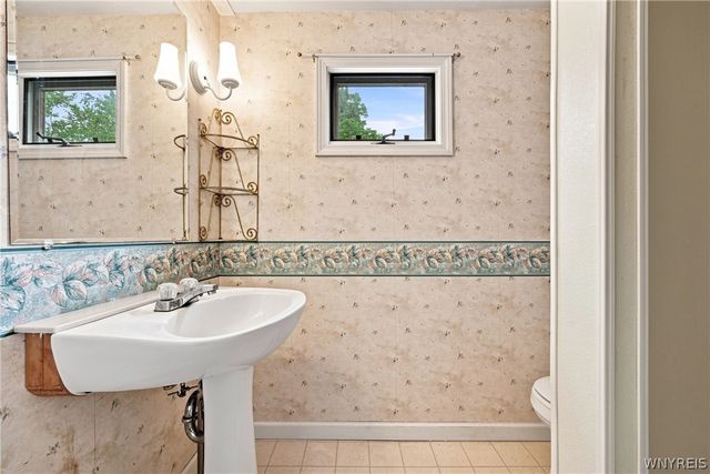 6394 Armor Duells Road, Orchard Park, NY 14127