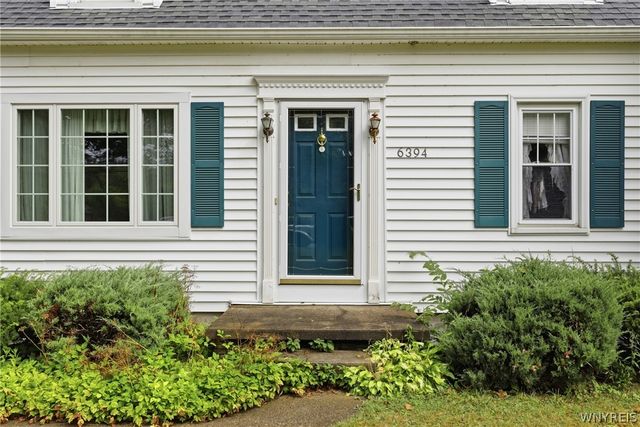 6394 Armor Duells Road, Orchard Park, NY 14127