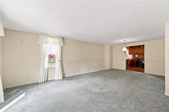 6394 Armor Duells Road, Orchard Park, NY 14127