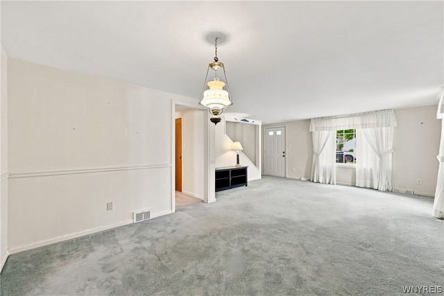 6394 Armor Duells Road, Orchard Park, NY 14127