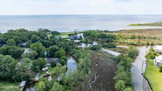 1701 Lucina Cove, Gautier, MS 39553