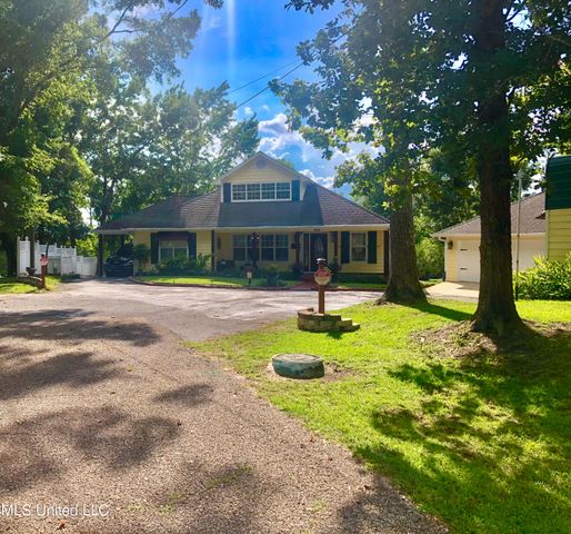 1701 Lucina Cove, Gautier, MS 39553