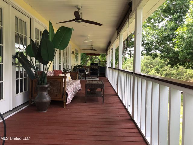 1701 Lucina Cove, Gautier, MS 39553