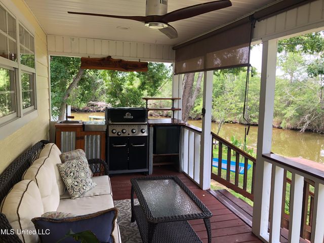 1701 Lucina Cove, Gautier, MS 39553