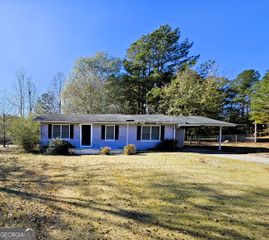 2462 Sharpsburg McCullum Road, Newnan, GA 30265
