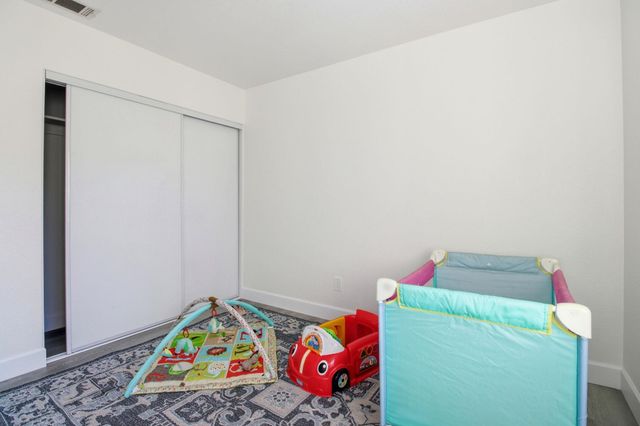 6953 Foxtail Dr, Livermore, CA 94551