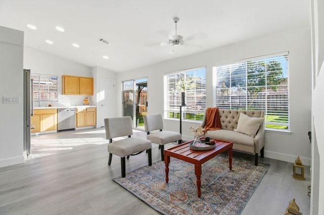 6953 Foxtail Dr, Livermore, CA 94551