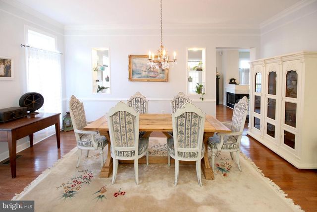 18400 LANIER ISLAND SQ, Leesburg, VA 20176