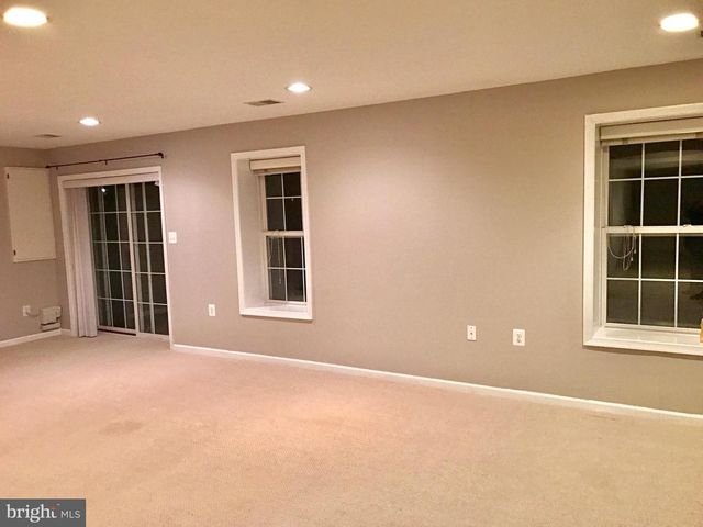 18400 LANIER ISLAND SQ, Leesburg, VA 20176
