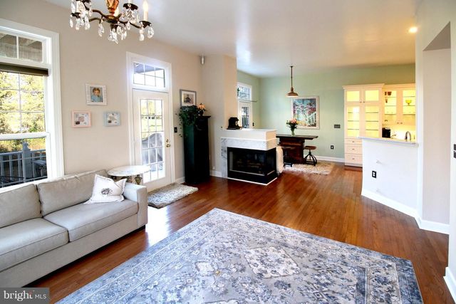 18400 LANIER ISLAND SQ, Leesburg, VA 20176