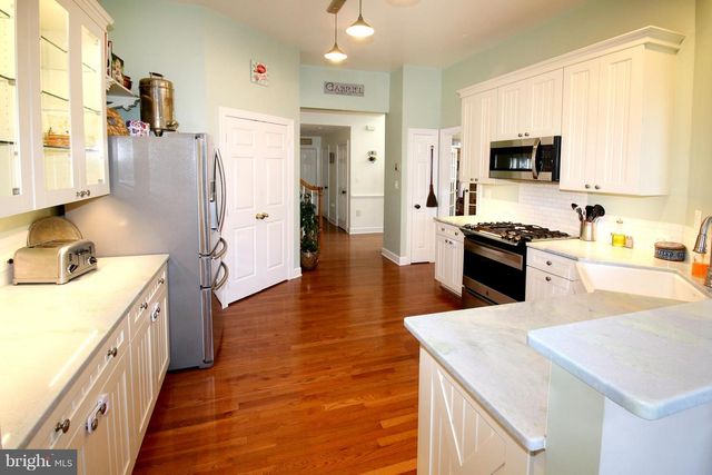 18400 LANIER ISLAND SQ, Leesburg, VA 20176