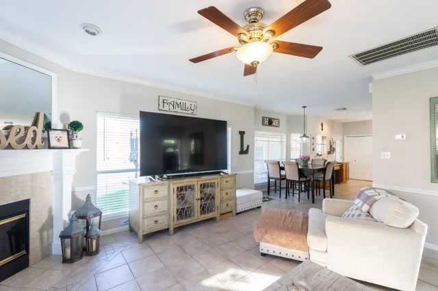 1209 Twin Oaks Street, Friendswood, TX 77546